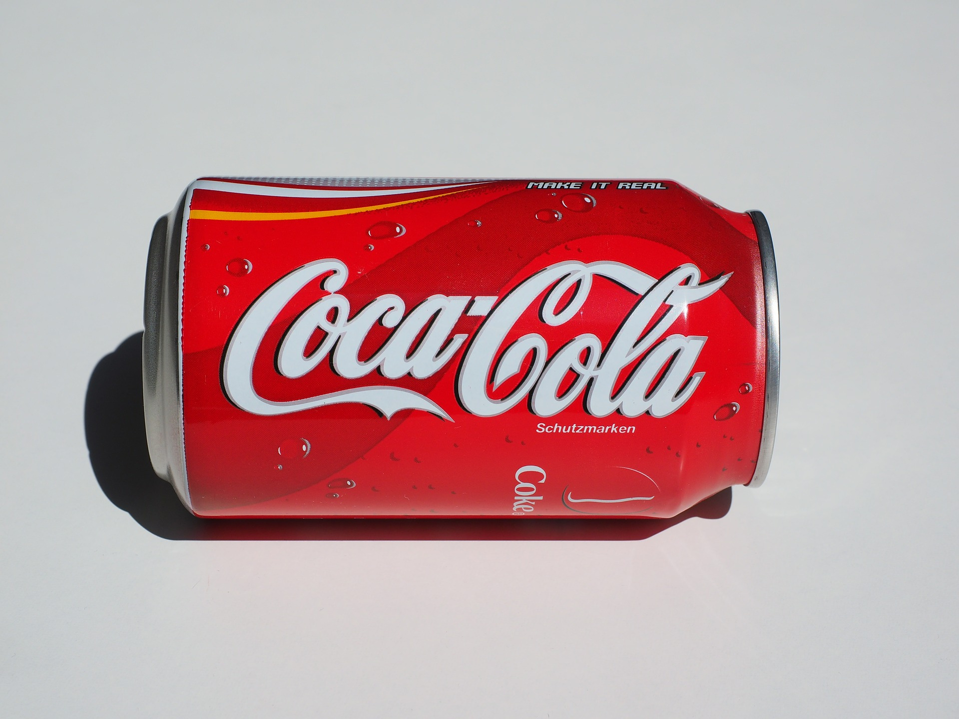 Sii sempre come una lattina di Coca Cola: unico!